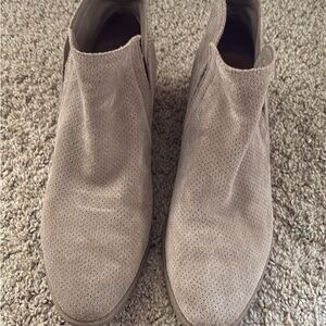 Dolce vita Tan Suede Ankle Boots